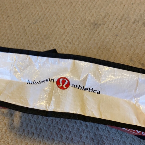 LULULEMON BAG- OLDER STYLE - Picture 4 of 4